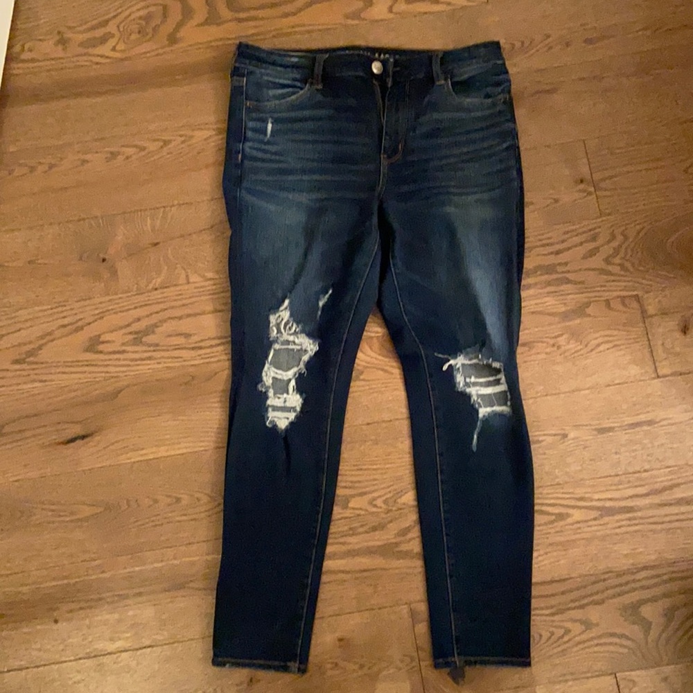 Ripped knee jeans